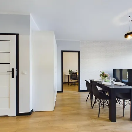 Apartment Exceptional With Parking By Renters