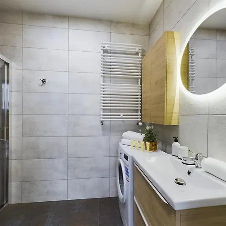 Exceptional With Parking By Renters Apartmán Krakov