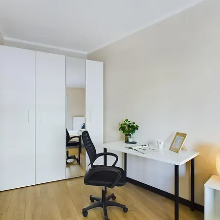 Exceptional With Parking By Renters Apartmán *