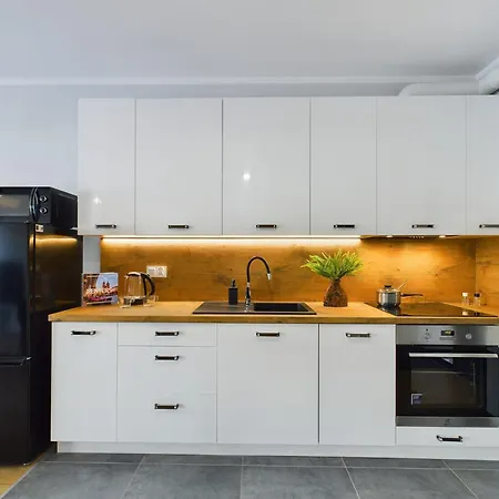 Exceptional With Parking By Renters Apartmán *